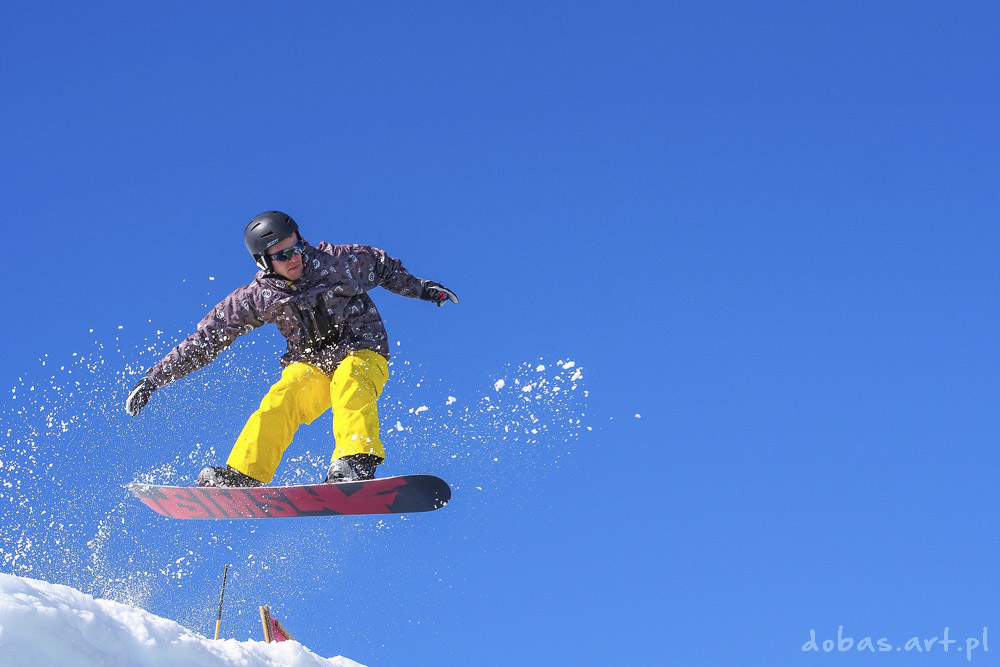 snowboardzista skok